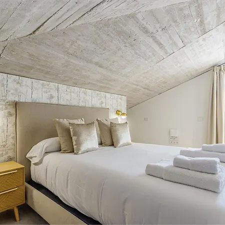 Plaza Del Siglo & Boutique By Caleta Homes Appartement