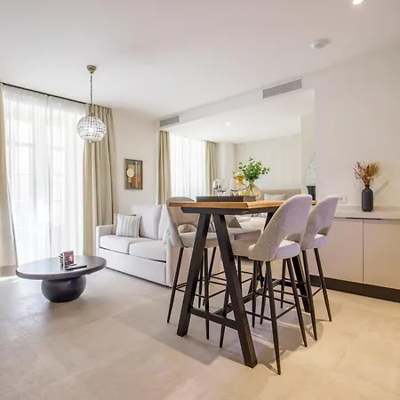 Plaza Del Siglo & Boutique By Caleta Homes *