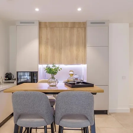 Plaza Del Siglo & Boutique By Caleta Homes * Málaga