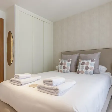 Plaza Del Siglo & Boutique By Caleta Homes Malaga