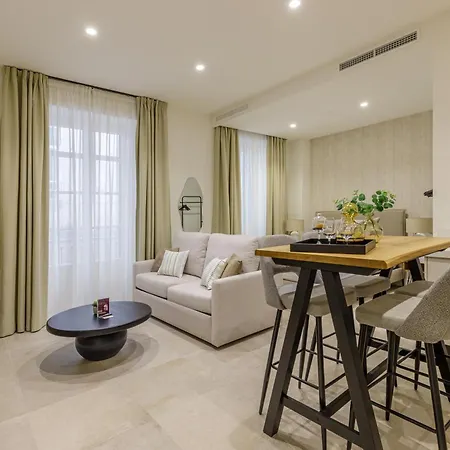 Plaza Del Siglo & Boutique By Caleta Homes * Malaga