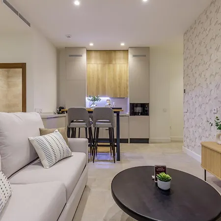 Plaza Del Siglo & Boutique By Caleta Homes * Malaga