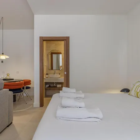 Plaza Del Siglo & Boutique By Caleta Homes *